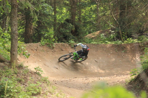 nitwitedgoose:  love high berms source: www.pinkbike.com/photo/10470221/