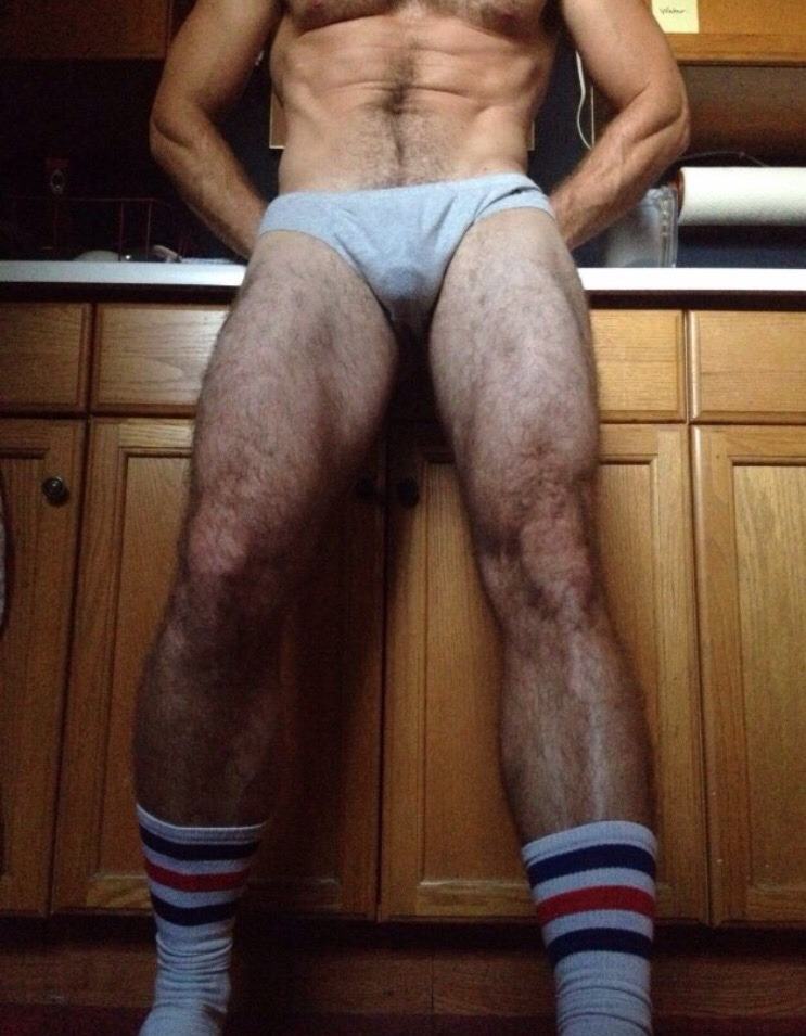 hairymacho:  http://hairymacho.tumblr.com/