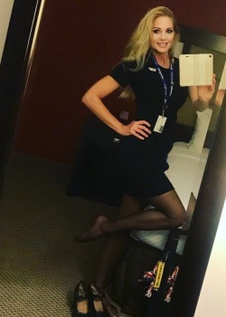 winged-perfection:  Angela - fit hosty from Southwest Airlines - those nylon legs tho