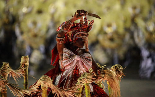 normaanreedus:  Black is beauty -Mangueira|Carnaval 2016|Rio de Janeiro|Brasil  My first post with 1