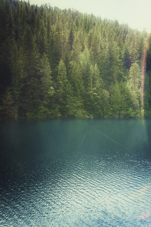 tearingdowndoors:   Bead Lake, Washington | Justin Mullet 
