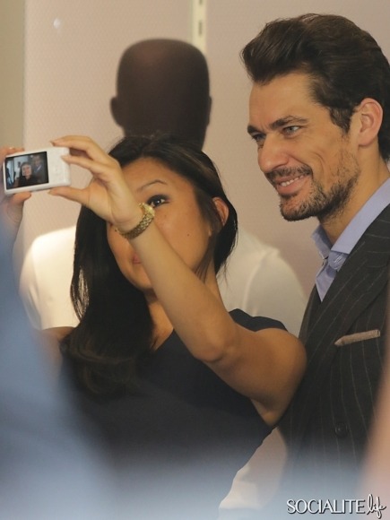 djgandyargentinafans:  David Gandy @DGandyOfficial #GandyForAutograph Paris, 25 sept 2014 | Via @socialitelife  3rd pic down on the left…i feel like we’ve interrupted something XD