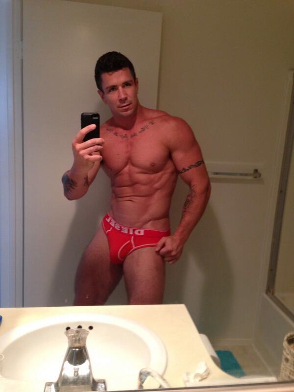 damnhotmeat:  wanna view more? click here