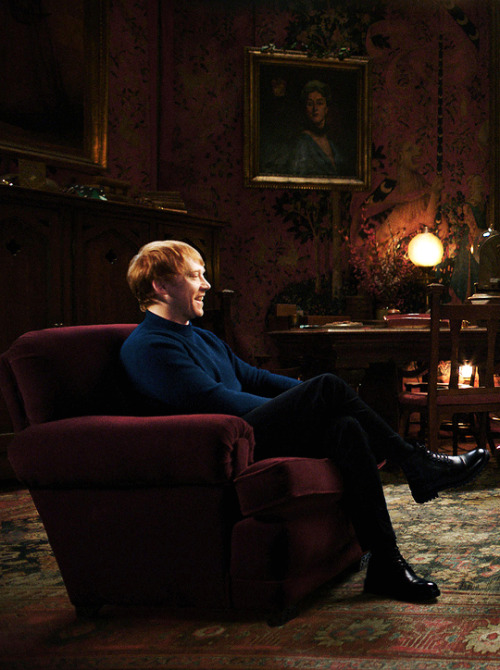 emmaduerrewatson:DANIEL RADCLIFFE, EMMA WATSON AND RUPERT GRINTOn the set of Return to Hogwarts for 