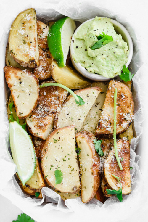 POTATO WEDGES WITH AVOCADO RANCH