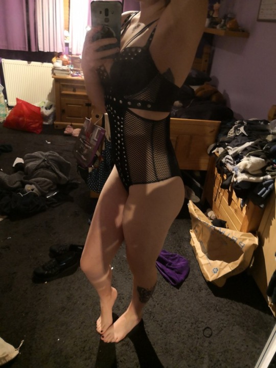 bambiblu:  Hmu what would you do if you could fuck me in this 😈😈