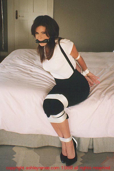 kiltedpatriot:  I don’t agree with the beautiful Ashley Renee’s bit gag, but
