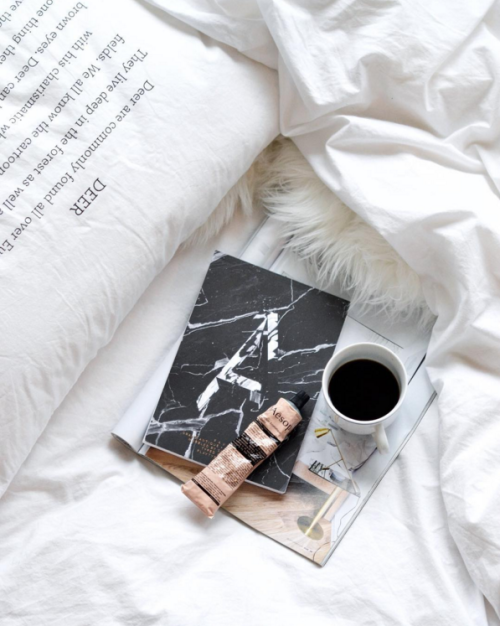 silver-blonde:  via   whitelivingetc   