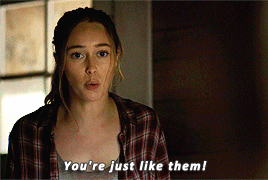 dailyfeartwdgifs:Alicia finding out that Troy was the one who killed the Trimbols | FearTWD 3x08“Tro