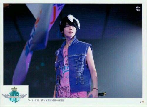 shi2nehi:   140329 Taemin - SHINee World Japan BMU Concert Album  cr:jamjam