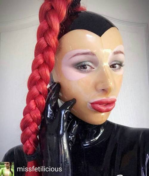 Credit to @missfetilicious : I’m properly dressed in heavy rubber right now. Send me a message