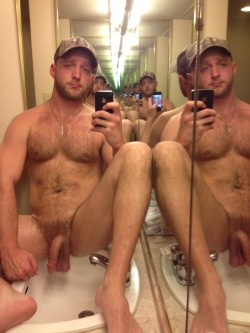 deviantotter:  Killin time before going out  Would love to get tea bagged by the gorgeous balls