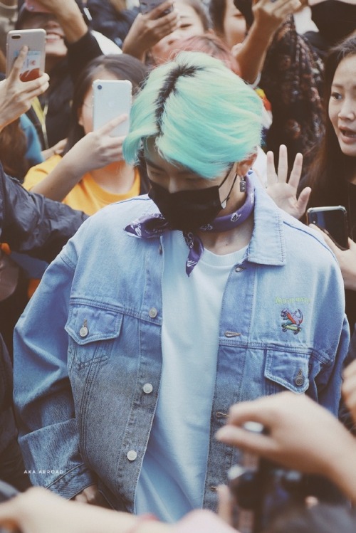 Xiao Gui - 191006 Going To Workcr.Aka·Abroad·小鬼王琳凯 do not edit or remove credits