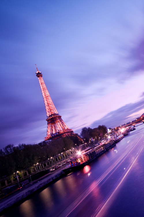 r2–d2:Pink Paris by (A-lain W-allior A-rtworks)