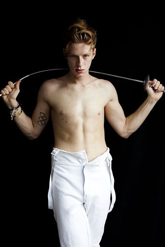 Hot Fencing Muscle Jocks Live Muscle Webcams" target="_blank">SEE