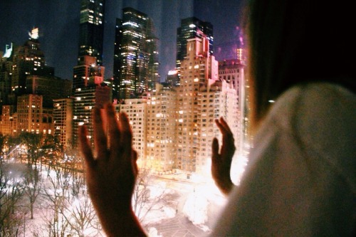 svnbabe: silky-sand: ozei: took this of lauren in our hotel room in new york back in january, i post