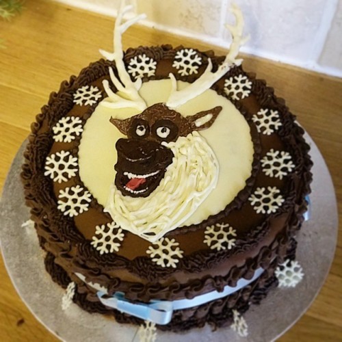 …and this years home made burthday cake is….Sven! #sven #frozen #birthday #cake #choco