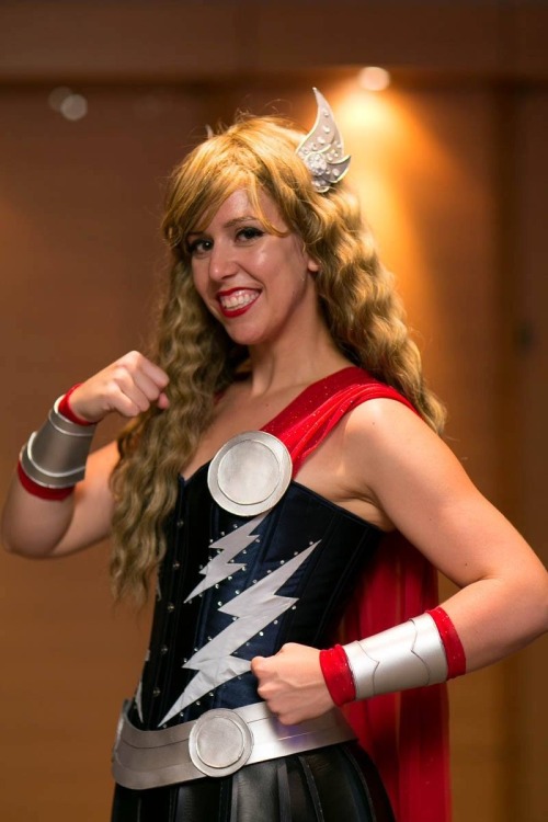 justbetsycostumes:  Tony has his Ironettes, Cap has his USO girls… And Thor has us Lightning Bolts. Featuring:brightcopperpennytabbytylertallythorjustbetsycostumesunstatusingmyquomoonflowerlights Photography by David Skirmont. DragonCon 2013 