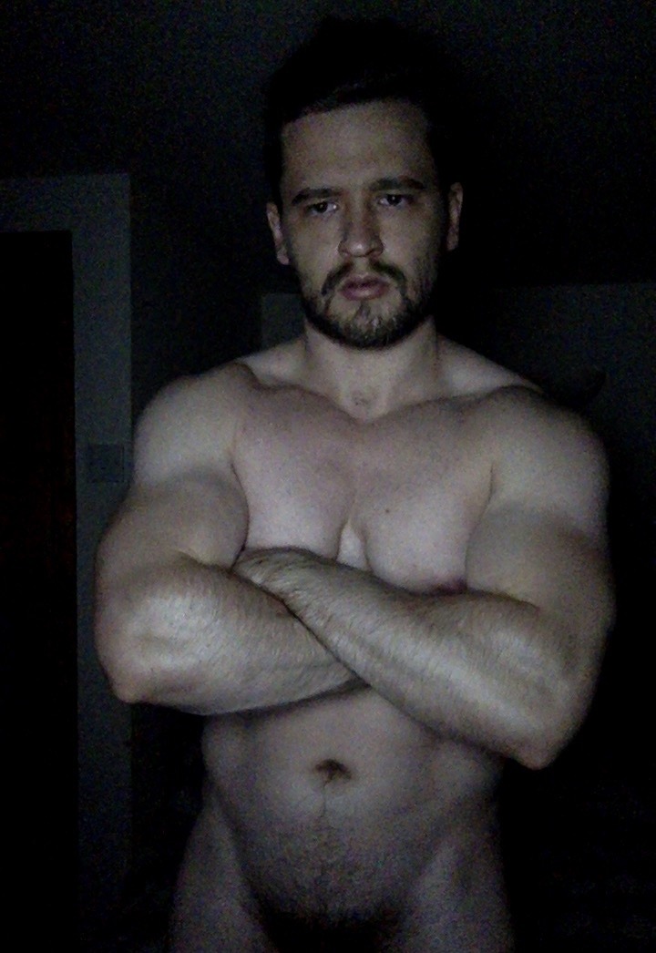 theonlylivingboyinnewyork:  I used to take lots of pictures of my body in the dark
