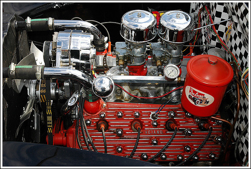 kustomsandchoppers:  You gotta love the old Flatheads! It’s the engine that made Hot Rodding! 