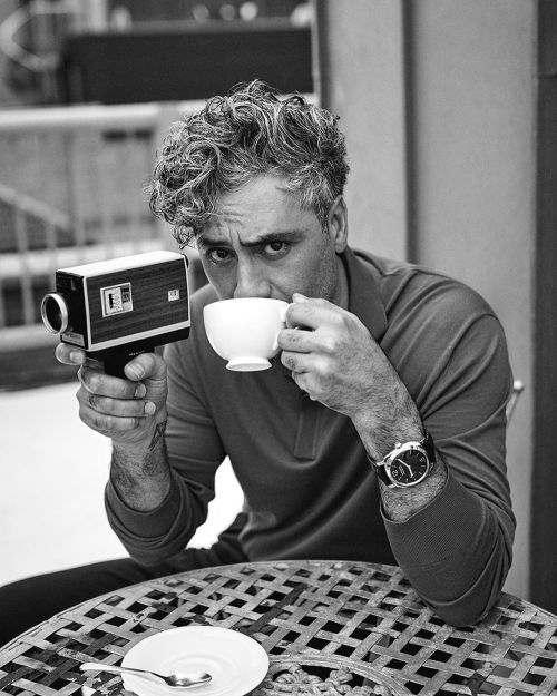 fuckyeahworldoftaika:@charliegraystudio: My portrait of the legend that is @taikawaititi for @foxsea