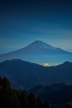 brazenbvll:  Mt Fuji in the Night : (©) 