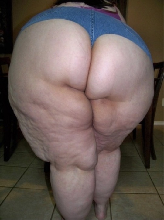 erronblack-tom:  I love your huge legs 