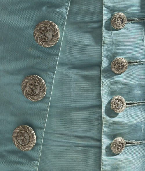 history-of-fashion:ab. 1765 Three-piece suit (France)silk plain weave (faille) with metallic-thread 