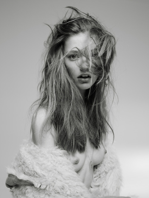 not-a-pretty-girl:  Emmy Rappe 