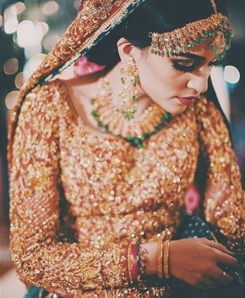 thebrowngirlguide:  Bride: Sana AnsariLengha: Nomi AnsariPhotography: Ali Khurshid (Lighthouse Photo