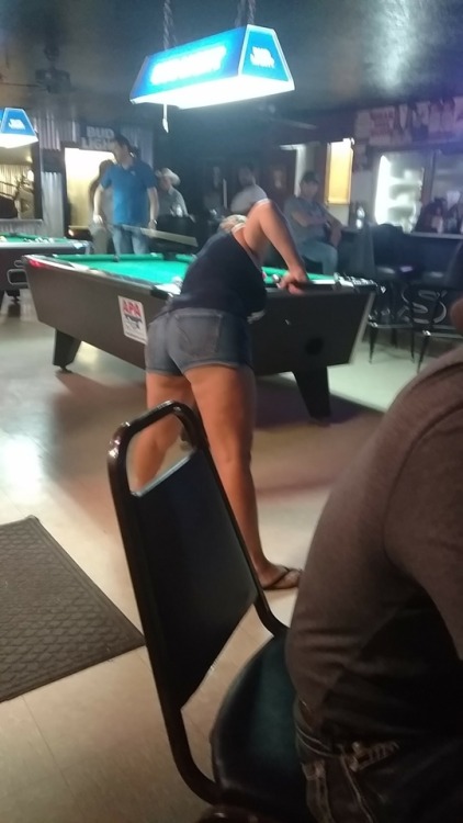 My wife @dirtylilsecrets79 shooting pool and showing off a lil last night!!!