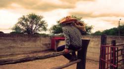 chelyyy:  Ay como nos vuelven locas esos charros! #valparaiso #zacatecas #sanmiguel #charro #cowboy #rancho #ruedo #caballos #rodeos #charreadas photo by Jose Guadalupe Chairez 