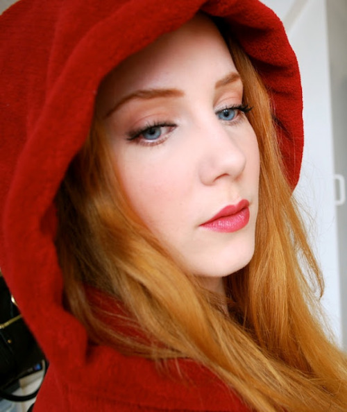 redheadsmyonlyweakness: Simone Simons