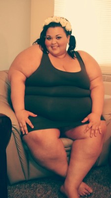 irvingsbbws:  ssbbwbrianna:  Outfit of the day! Belly hugging dress(:  Brianna looking adorably sexy 