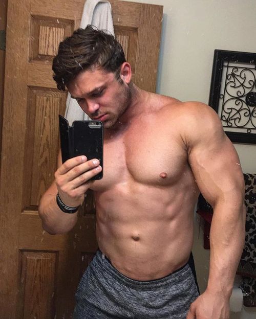 whitepapermuscle:  Sean Smith