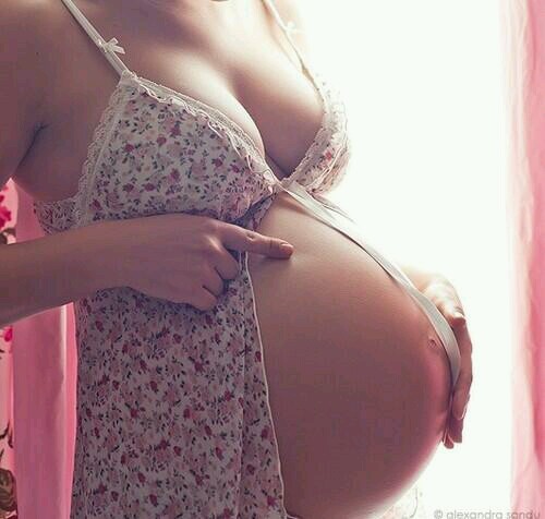 plantyourseedinmywomb:  Look at my big belly, Daddy! Remember when you gave it to