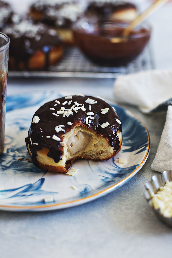sweetoothgirl:   BAILEYS COFFEE CUSTARD DONUTS