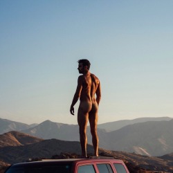 famous-skin:  Nyle DiMarco