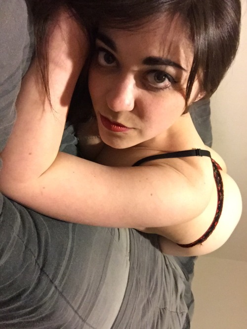 nerdygirlnoodles:  Well you guys know how hard it is for me to keep my clothes on