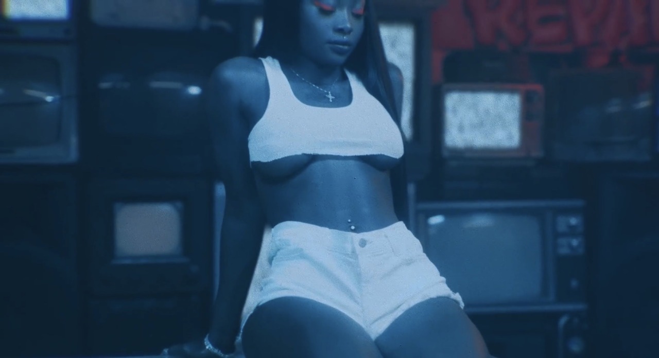 prettyvixenavenue:Visuals of Summer Walker’s new music video “Come Thru” featuring Usher. Directed by Lacey Duke