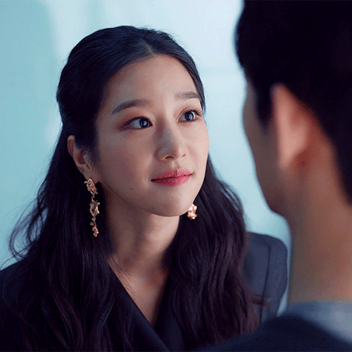 bithcassidy:SEO YEA-JI as Ko Mun-yeongIt’s Okay to Not Be Okay  →  Episode 2: The Lady in Red Shoes 