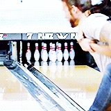 Sex emilogg:   CM Punk + Nerdist Bowling (x) pictures