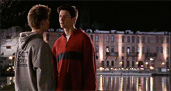 sageivashkov:  FANGIRL CHALLENGE → [1/5] Pilots:One Tree Hill (September 23, 2003)  “There’s a tide in the affairs of men”, or something like that.  