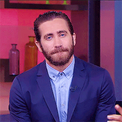 fellawiththehellagoodhair-deact: Jake Gyllenhaal’s reaction to Taylor Swift’s “Bad Blood” being played at the introduction of his Good Morning America interview on 7/20/2015 ±