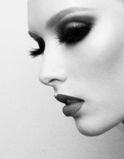 black-white-madness:  Madness:  by franklin NYC  Beauty/Fashion photographer  