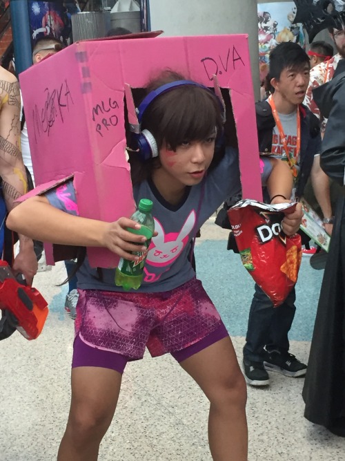 slamdunkpunk:i was at anime expo for two minutes and got these pictures of these living overwatch me