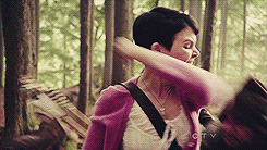 snowingbelle:   Sure, every now and then a girl needs some saving, but let’s get real here – at least half the time, it’s the other way around. A big part of Once Upon A Time‘s appeal lies in its compilation of female characters that kick butt.