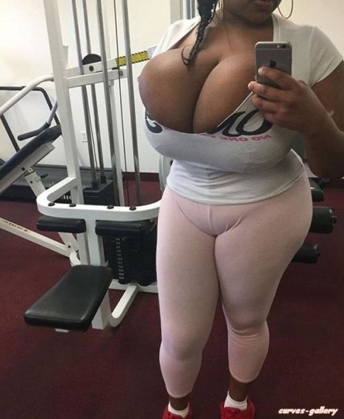 Sex curves-gallery:  Lifting Weights pictures