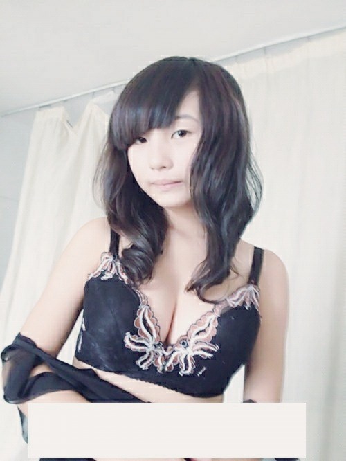 ringinyourasianpussy:  yourasiandesire:  i think this is the best ero selfie i’ve ever seen! Well, enjoy it! SELFSHOT NO 20 FOLLOW ME AND REBLOG MY POSTS yourasiandesire.tumblr.com  Damn - is this actually an amateur? 