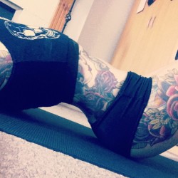 cervenafox:  Working out and trying to fix my back with yoga 